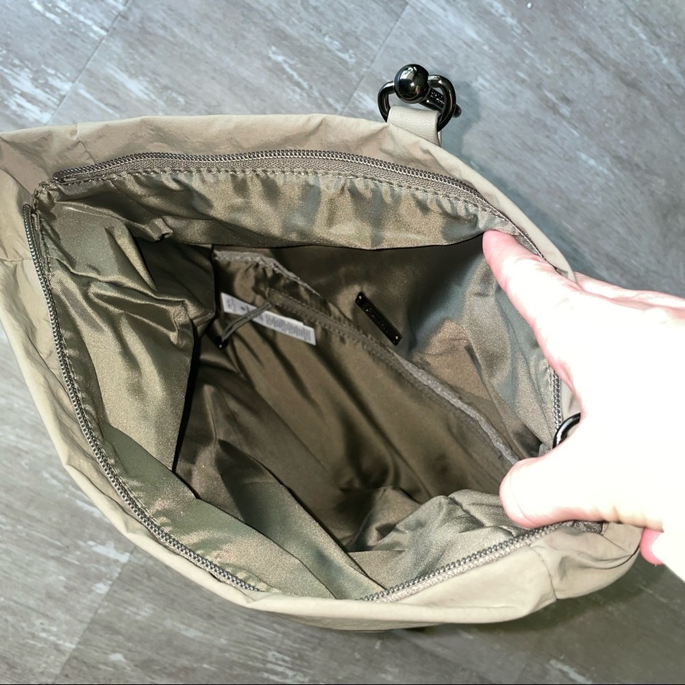 Sold Lululemon Cross Paths Rucksack *14L - Highlander - Picture 7 of 13